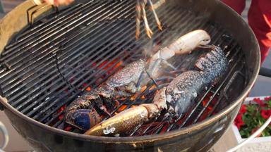 铁板热烹饪烤盘锅美味的烤减少了一半龙虾黄油新鲜的多汁的美味的法国蓝色的龙虾小龙虾